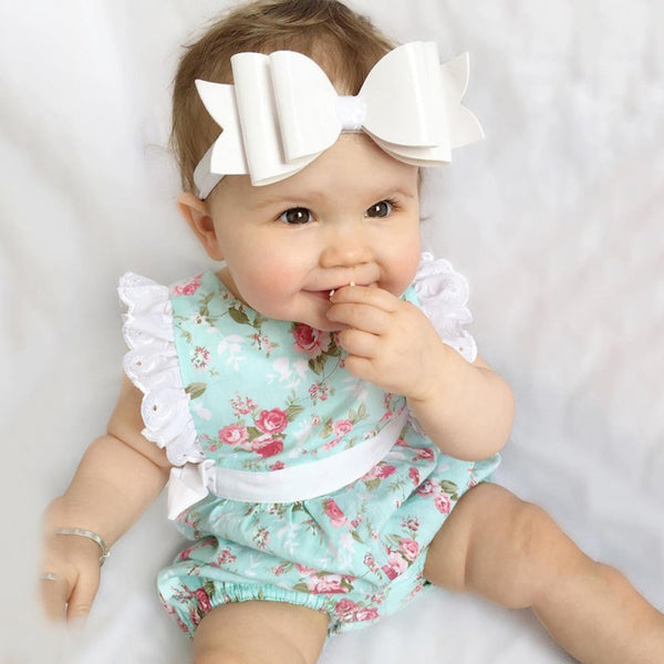 Cute Vera's Lace Floral Cloth - TinyTacker